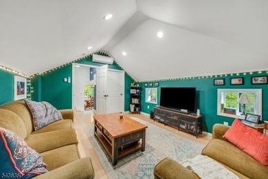 Charming ranch-style home offering 2 Bedrooms / 1 Bathroom in - photo 14