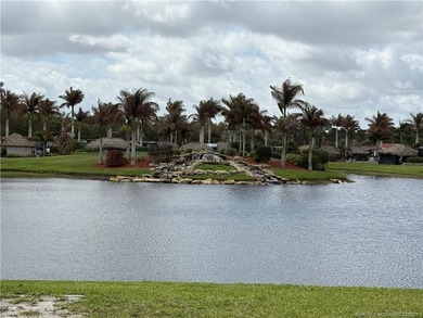 Exceptional oversized 2,749 sq. ft. pull-in lot offering - photo 14