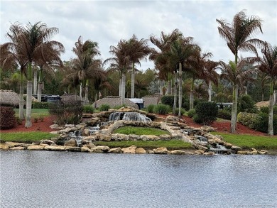 Exceptional oversized 2,749 sq. ft. pull-in lot offering - photo 15