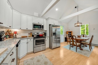 Charming ranch-style home offering 2 Bedrooms / 1 Bathroom in - photo 17