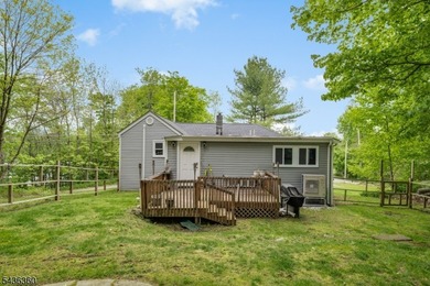 Charming ranch-style home offering 2 Bedrooms / 1 Bathroom in - photo 30