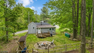 Charming ranch-style home offering 2 Bedrooms / 1 Bathroom in - photo 31