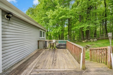 Charming ranch-style home offering 2 Bedrooms / 1 Bathroom in - photo 33