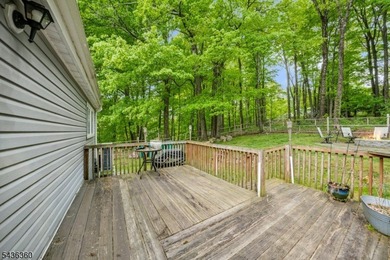Charming ranch-style home offering 2 Bedrooms / 1 Bathroom in - photo 34