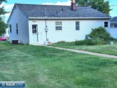 Very nicely appointed home. In a very nice area. 3 Bedroom 1.75 - photo 4