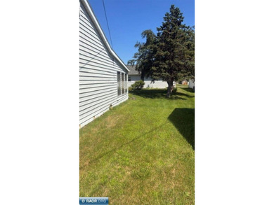 Very nicely appointed home. In a very nice area. 3 Bedroom 1.75 - photo 8