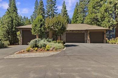 Welcome to your dream home, a perfect blend of elegance and - photo 1