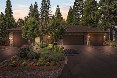 Welcome to your dream home, a perfect blend of elegance and - photo 2