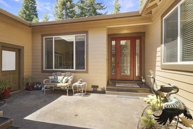 Welcome to your dream home, a perfect blend of elegance and - photo 5
