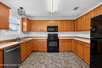 Cozy Home located on a sizable corner lot of Orange Grove in - photo 10