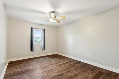 RARE FIND! Situated on a quiet dead-end road, this spacious 5 - photo 8