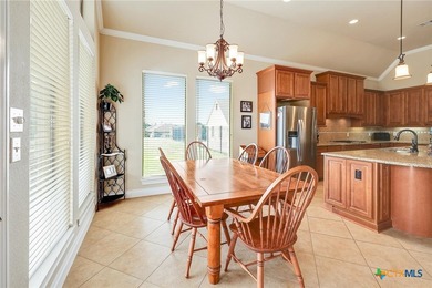 This breathtaking and spacious residence is ideally located on 4 - photo 11