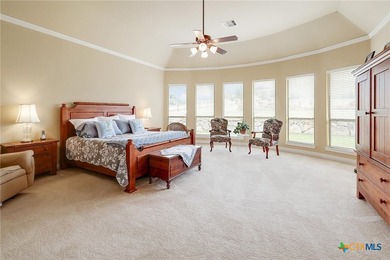 This breathtaking and spacious residence is ideally located on 4 - photo 16