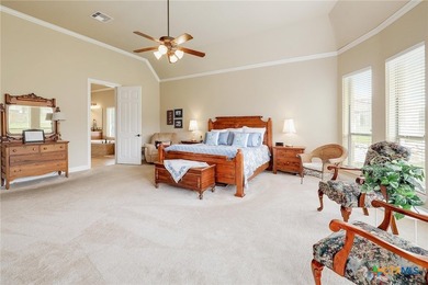 This breathtaking and spacious residence is ideally located on 4 - photo 17