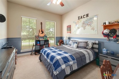 This breathtaking and spacious residence is ideally located on 4 - photo 24