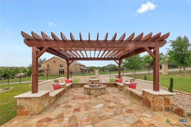 This breathtaking and spacious residence is ideally located on 4 - photo 40