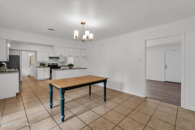 Welcome home to this beautifully updated 3-bedroom, 2-bath - photo 2