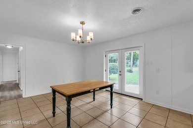Welcome home to this beautifully updated 3-bedroom, 2-bath - photo 5