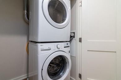 Rare find in the heart of Newport! This young, FIRST FLOOR ONE - photo 25