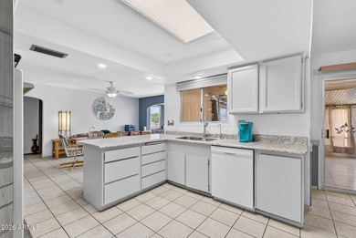 Welcome to this well-maintained Annapolis model. Situated on an - photo 3