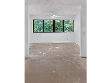 EXCITING opportunity in Lucerne Lakes! This 4th-floor Lake Worth - photo 9