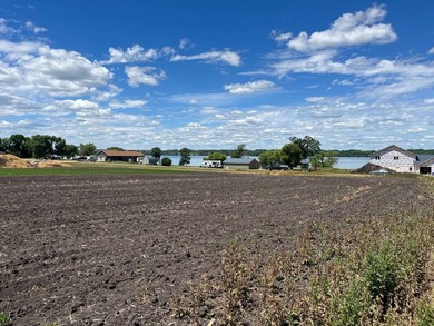 161 x 266 back lot on Lake Traverse in the Lake Traverse Estates - photo 5