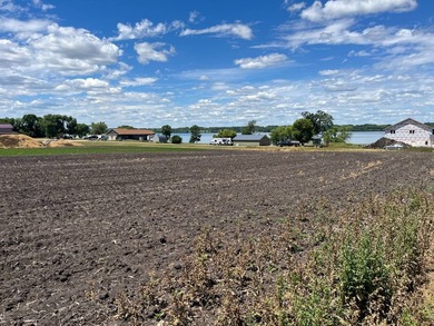 161 x 266 back lot on Lake Traverse in the Lake Traverse Estates - photo 6