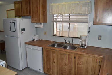 Nice 2 Bedroom, 2 Full Bath Foothills Double Wide home with