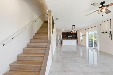 Welcome to your dream lakefront retreat in Fort Pierce! This - photo 12