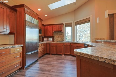 Thoughtfully designed with spacious rooms and an open, vaulted - photo 14