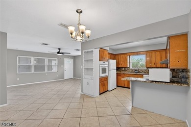 Welcome to this spacious and versatile Sarasota home offering - photo 19
