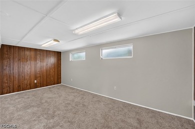 Welcome to this spacious and versatile Sarasota home offering - photo 23
