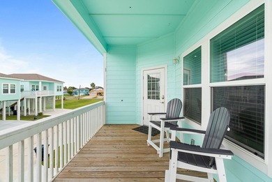 Charming Turnkey 3-Bedroom Coastal Cottage on a Corner Lot in - photo 3