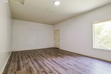 Thoughtfully designed with spacious rooms and an open, vaulted - photo 33