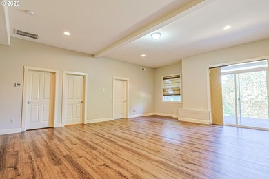 Thoughtfully designed with spacious rooms and an open, vaulted - photo 35