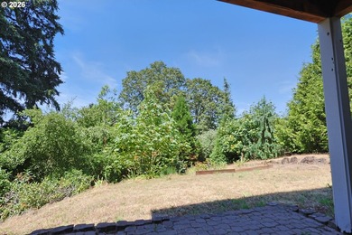 Thoughtfully designed with spacious rooms and an open, vaulted - photo 36