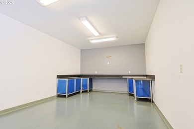 Thoughtfully designed with spacious rooms and an open, vaulted - photo 44