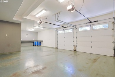 Thoughtfully designed with spacious rooms and an open, vaulted - photo 45