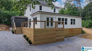 Welcome home to this FULLY RENOVATED 6 bedroom, 4.5 bathroom - photo 6