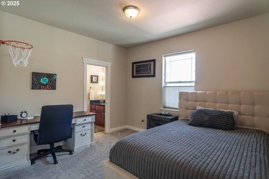 Beautiful 5-bed, 4-bath custom home on nearly one acre in a - photo 20