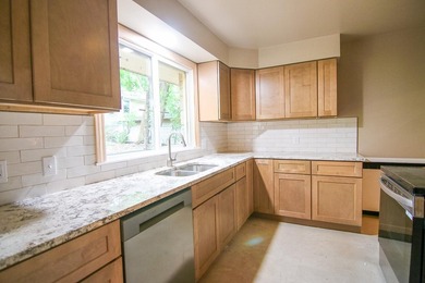 Welcome to this completely renovated stunner! Exquisite exterior - photo 20
