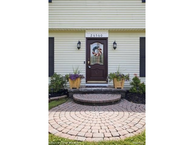 Charming Colonial nestled on a beautifully tree lot, plus an - photo 3