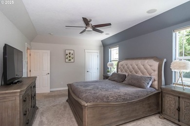 Beautiful 5-bed, 4-bath custom home on nearly one acre in a - photo 23