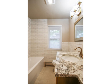 Welcome to this completely renovated stunner! Exquisite exterior - photo 28