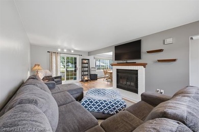 Charming Colonial nestled on a beautifully tree lot, plus an - photo 9