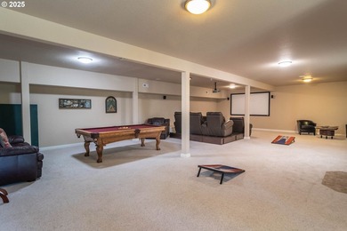 Beautiful 5-bed, 4-bath custom home on nearly one acre in a - photo 30