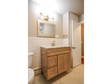 Welcome to this completely renovated stunner! Exquisite exterior - photo 31