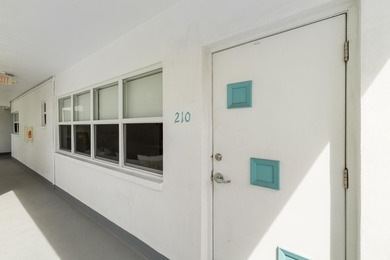 Welcome to this beautifully renovated 2-bedroom, 2-bath, 1060 sq - photo 2