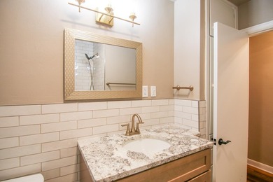 Welcome to this completely renovated stunner! Exquisite exterior - photo 32
