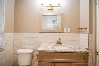 Welcome to this completely renovated stunner! Exquisite exterior - photo 33